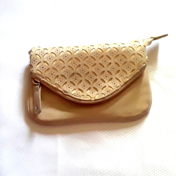 New York & Company Handbags - New York & Co Cream and Gold Clutch Purse
